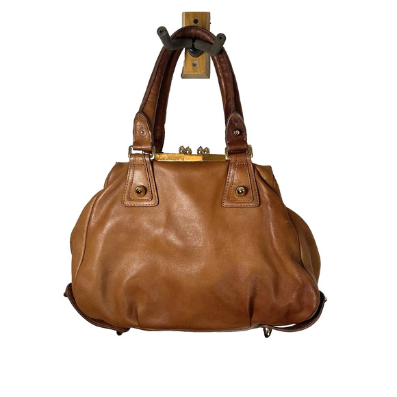 CC SKYE Camel Brown Lamb‎ leather shoulder Bag Gold Trim Clasp GUC - Picture 1 of 16